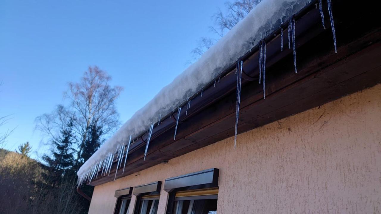 Ruhiges Ferienhaus Am Waldrand Mit Sauna Und Kamin - Hellaberg II Langenbach  Екстериор снимка